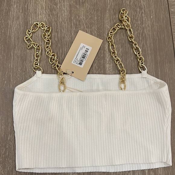 Gorgeous white Chain top 💛 - Picture 2 of 3